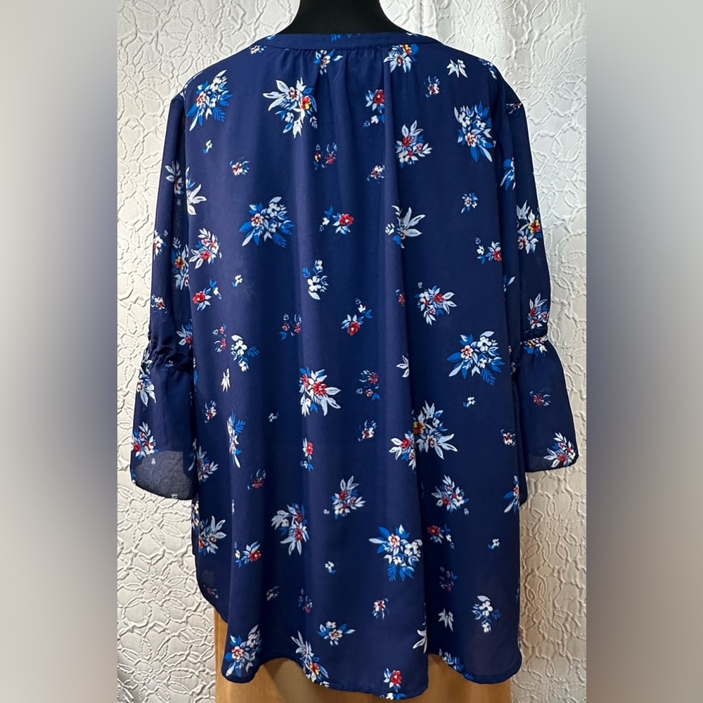 Liz Claiborne- Women’s Navy Floral Blouse (2X) - Picture 9 of 9